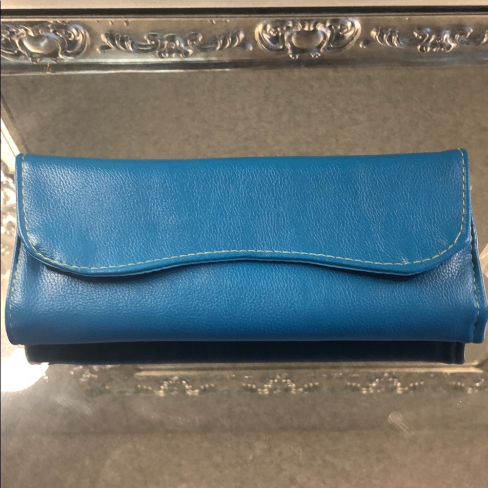 Cruelty Free Glam On Travel Brush Set - Picture 4 of 4